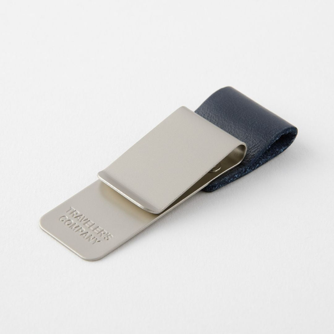 TRAVELER's notebook Pen Holder Blue 016 M - TRAVELER'S COMPANY