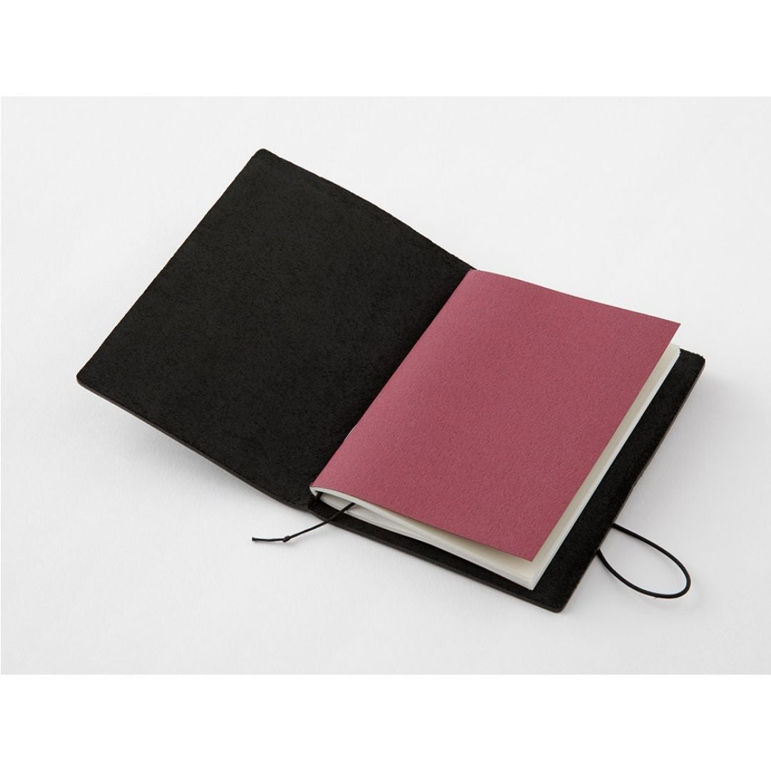 TRAVELER'S notebook Passport Size Black - TRAVELER'S COMPANY