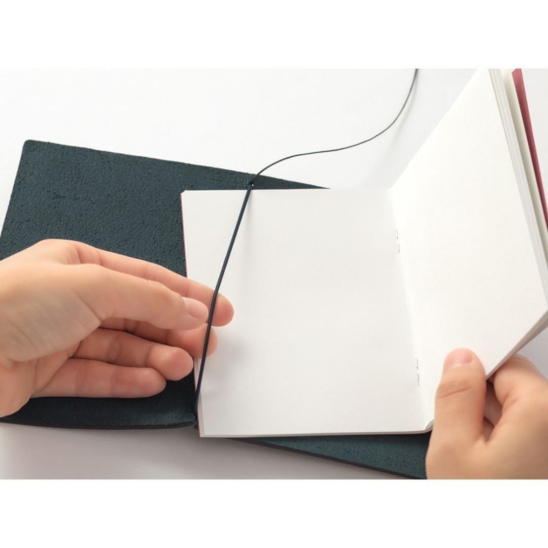 TRAVELER'S notebook Passport Size Blue - TRAVELER'S COMPANY