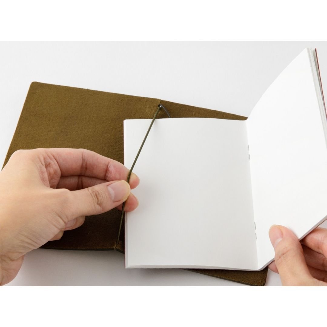 TRAVELER'S notebook Passport Size Olive - TRAVELER'S COMPANY