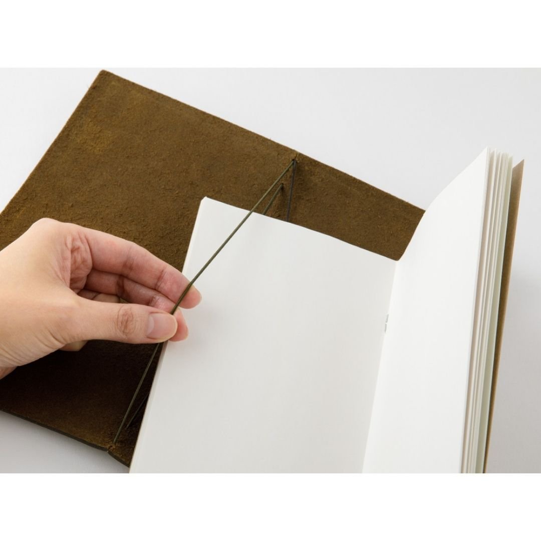 TRAVELER'S notebook Olive - TRAVELER'S COMPANY