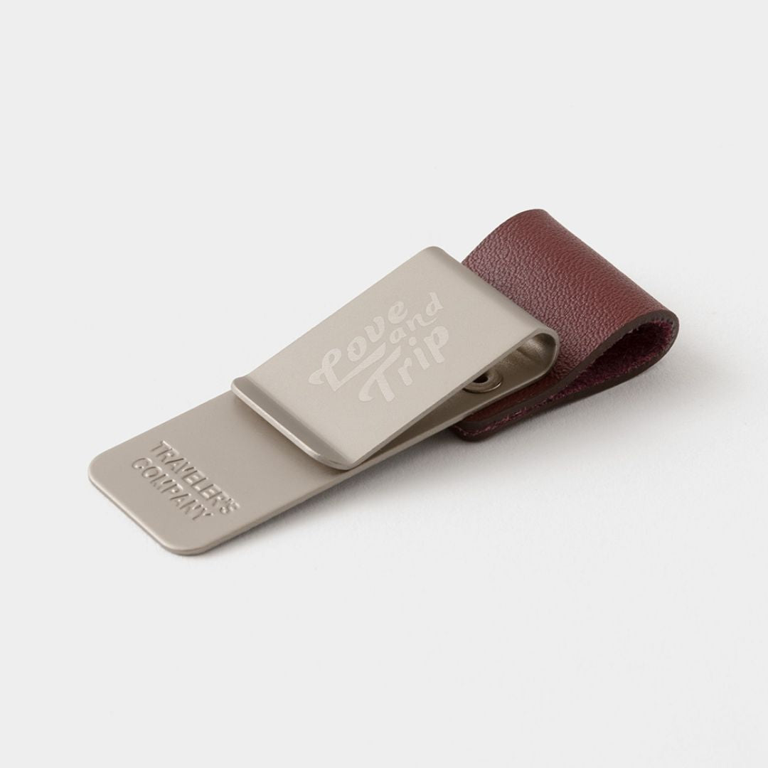 TRAVELER's notebook Pen Holder Red Love and Trip - TRAVELER'S COMPANY
