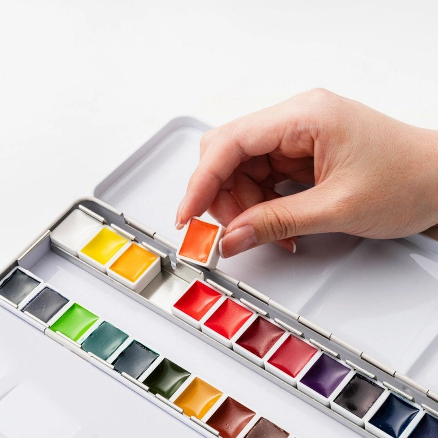 Himi Watercolour Set 24 Half - Pans in a Metal Case - Himi